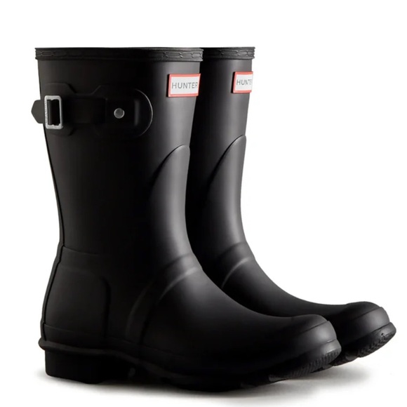 Hunter Shoes - HUNTER matte black short boots size 9